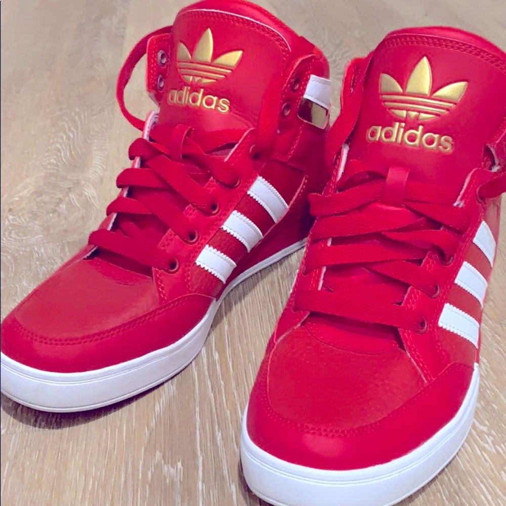 Adidas HighTop Sneakers